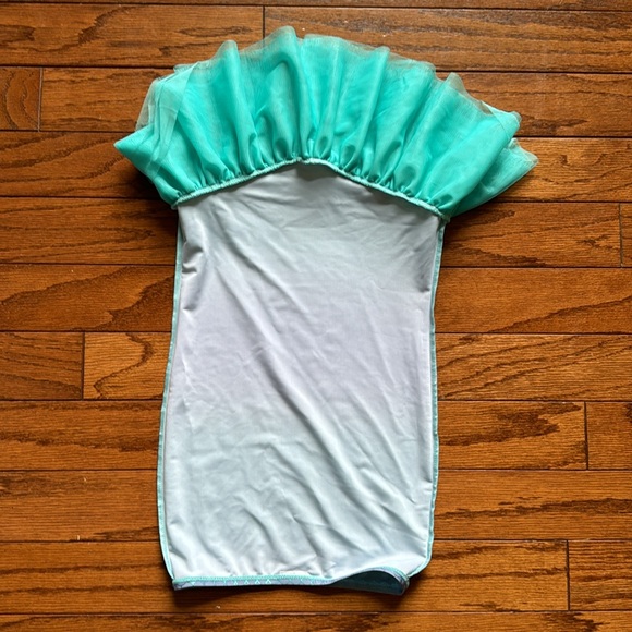 Size 7/8 Disney Princess Ariel mermaid tail 2 piece swim suit with tulle detail - Picture 9 of 12